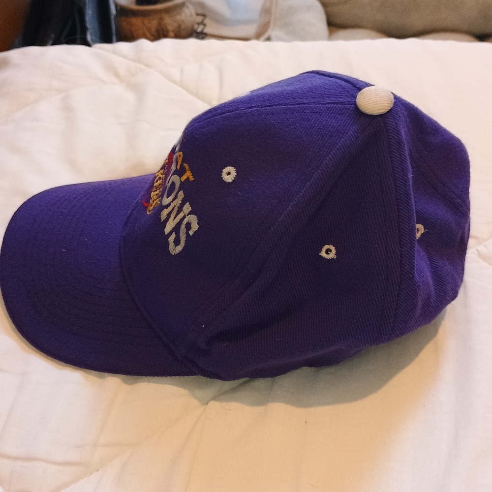 VINTAGE LA LAKERS 2002 3-PEAT NBA CHAMPIONS American Cap 100% Acrylic Kobe Shaq - Picture 7 of 7
